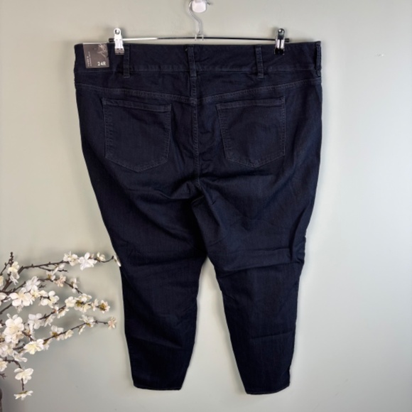 Torrid 3 Button Premium Jegging NWT Size 24 - Picture 4 of 4
